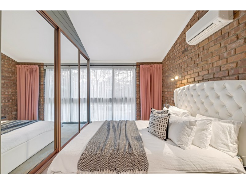 27 Tolcairn Crescent, Flagstaff Hill SA 5159