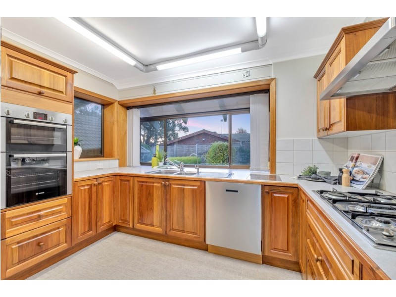 27 Tolcairn Crescent, Flagstaff Hill SA 5159