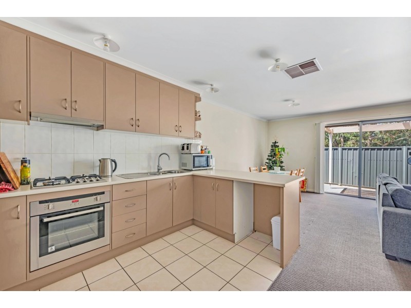 33 The Glenn, Morphett Vale SA 5162