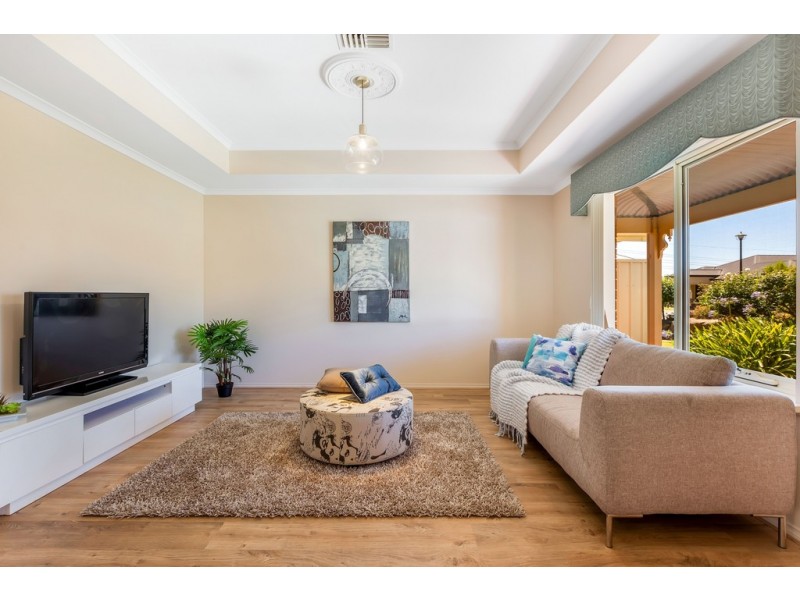 15 Morningside Drive, Woodcroft SA 5162