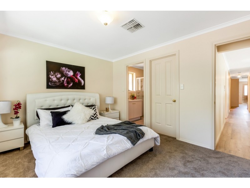 15 Morningside Drive, Woodcroft SA 5162