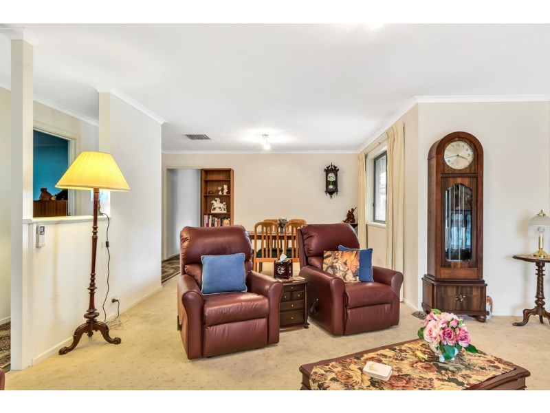 42 Knox Drive, Woodcroft SA 5162