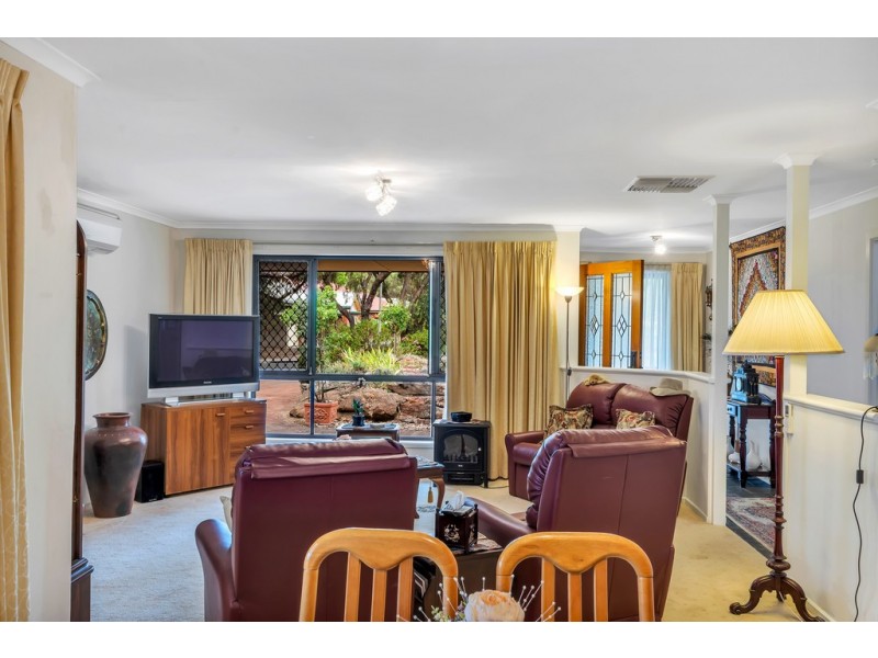 42 Knox Drive, Woodcroft SA 5162