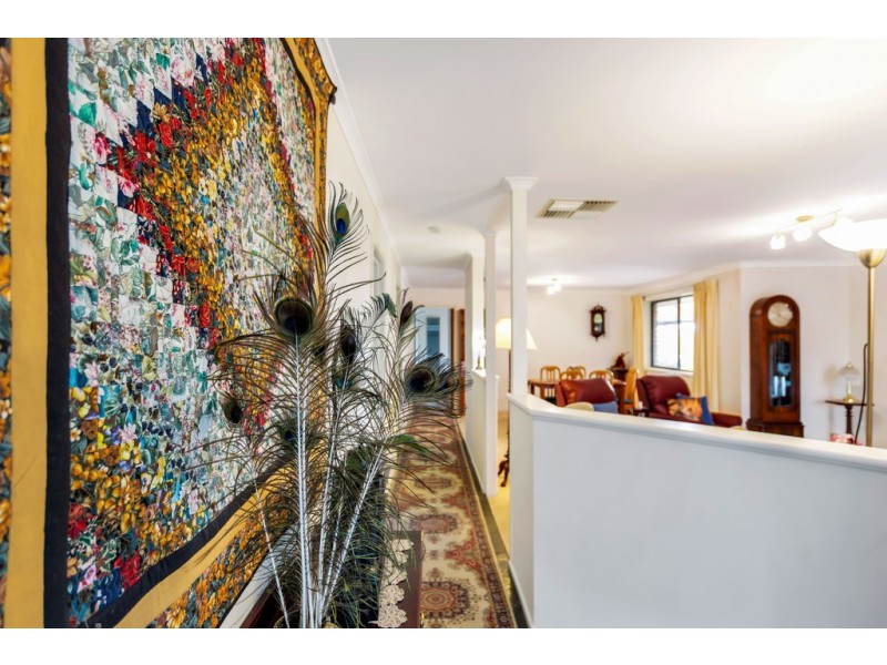 42 Knox Drive, Woodcroft SA 5162