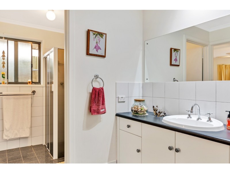 42 Knox Drive, Woodcroft SA 5162