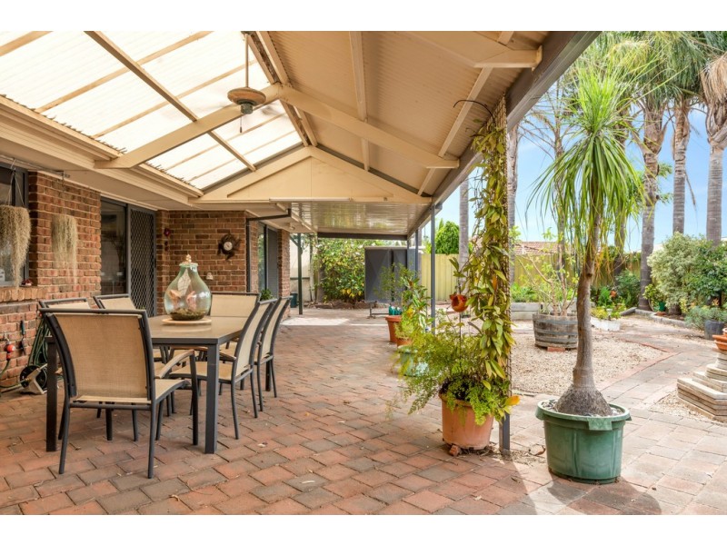 42 Knox Drive, Woodcroft SA 5162