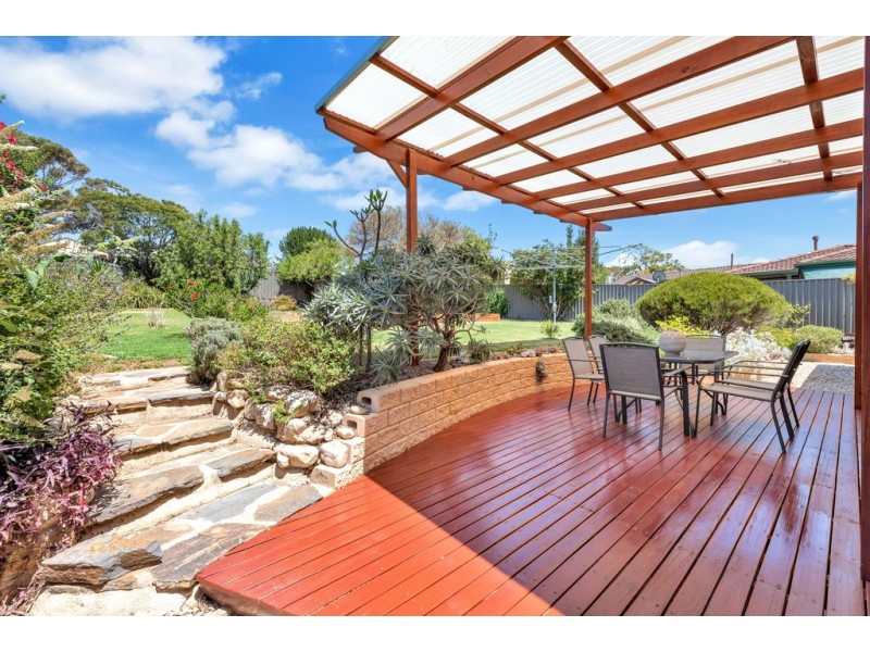 4 Falcon Avenue, Hallett Cove SA 5158