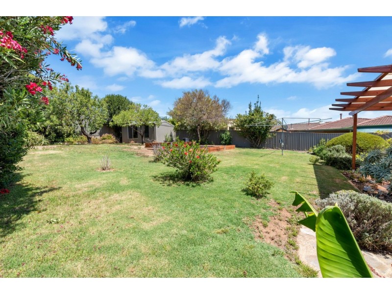 4 Falcon Avenue, Hallett Cove SA 5158