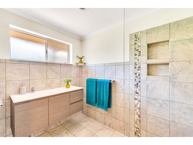 4 Falcon Avenue, Hallett Cove SA 5158