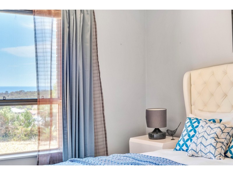 4 Falcon Avenue, Hallett Cove SA 5158