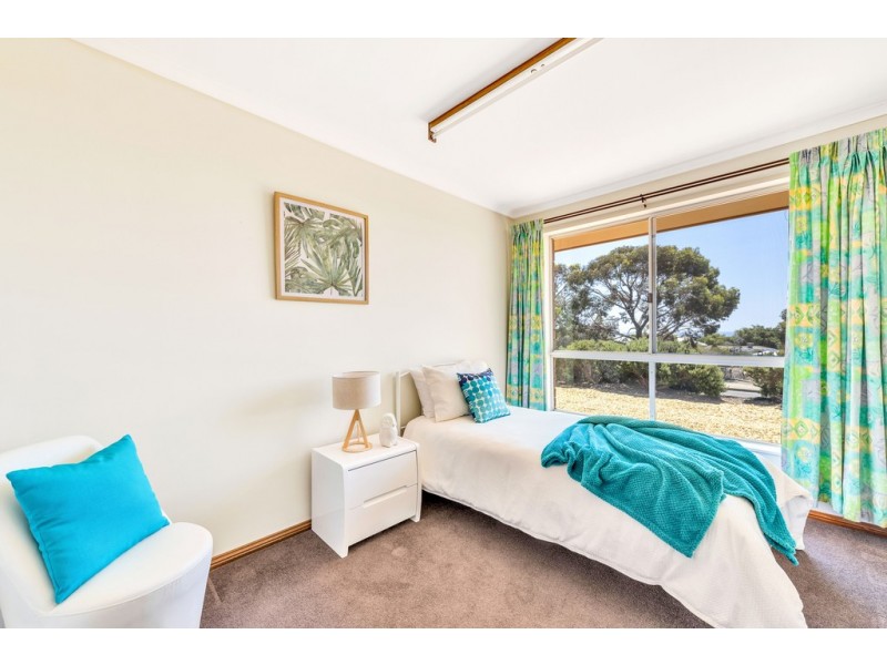4 Falcon Avenue, Hallett Cove SA 5158