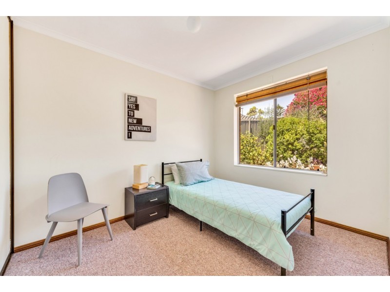 4 Falcon Avenue, Hallett Cove SA 5158