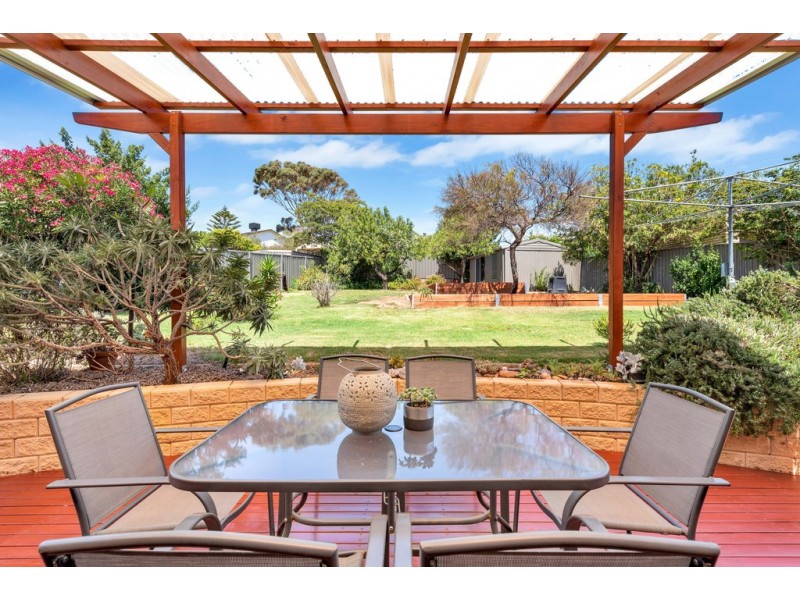 4 Falcon Avenue, Hallett Cove SA 5158