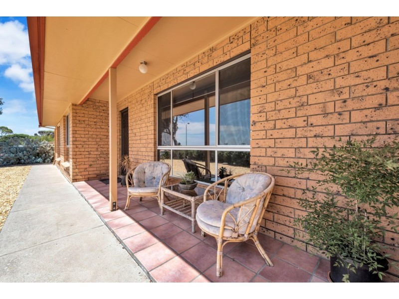 4 Falcon Avenue, Hallett Cove SA 5158