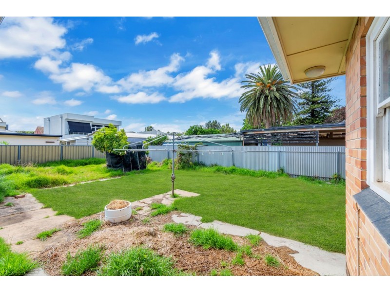 8 Rodgers Avenue, Henley Beach South SA 5022