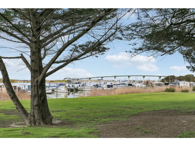 56 and 58 Edison Street, Hindmarsh Island SA 5214