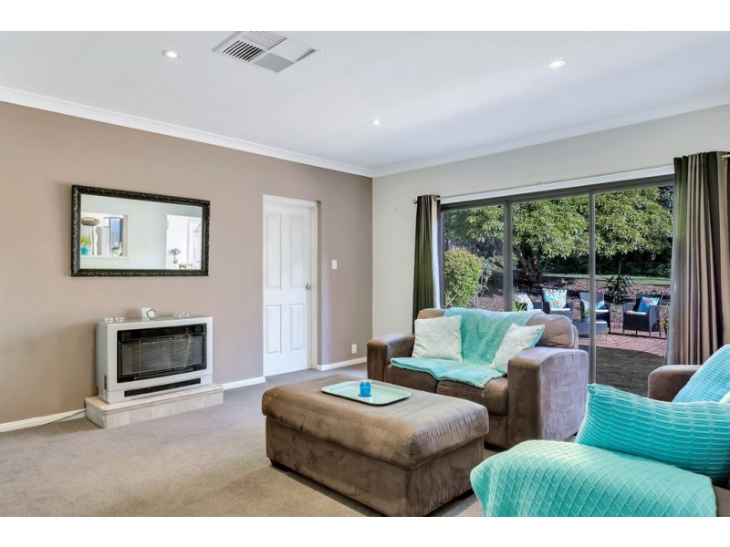 2 Cormorant Avenue, Flagstaff Hill SA 5159