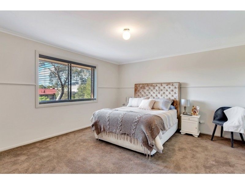 2 Cormorant Avenue, Flagstaff Hill SA 5159