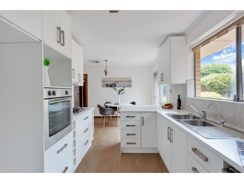 1 Glenburnie Street, Happy Valley SA 5159