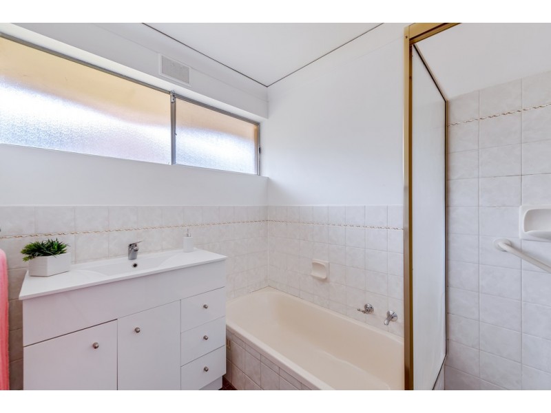 1 Glenburnie Street, Happy Valley SA 5159