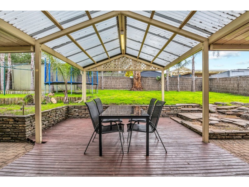 15 Sunnymeade Drive, Aberfoyle Park SA 5159