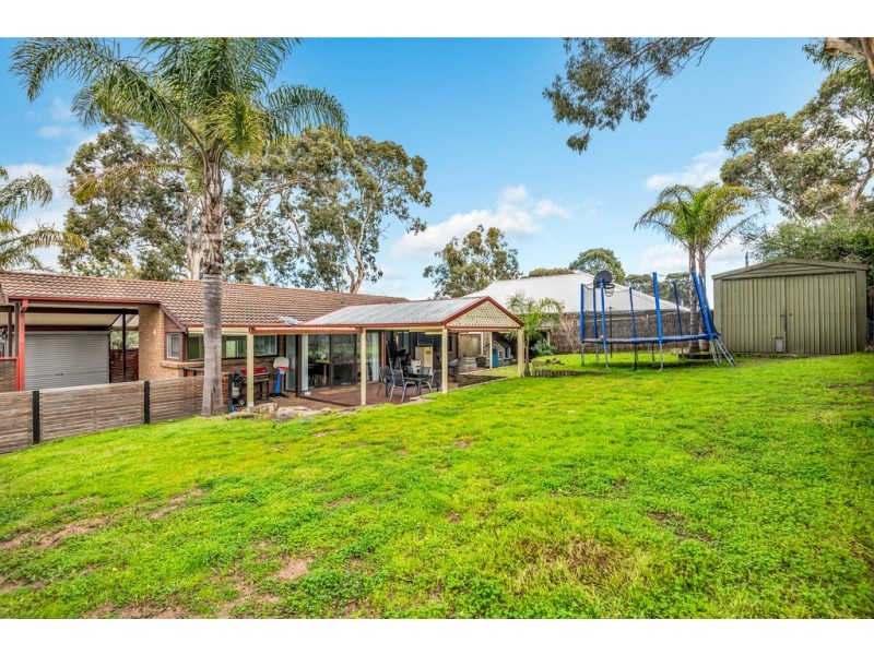 15 Sunnymeade Drive, Aberfoyle Park SA 5159