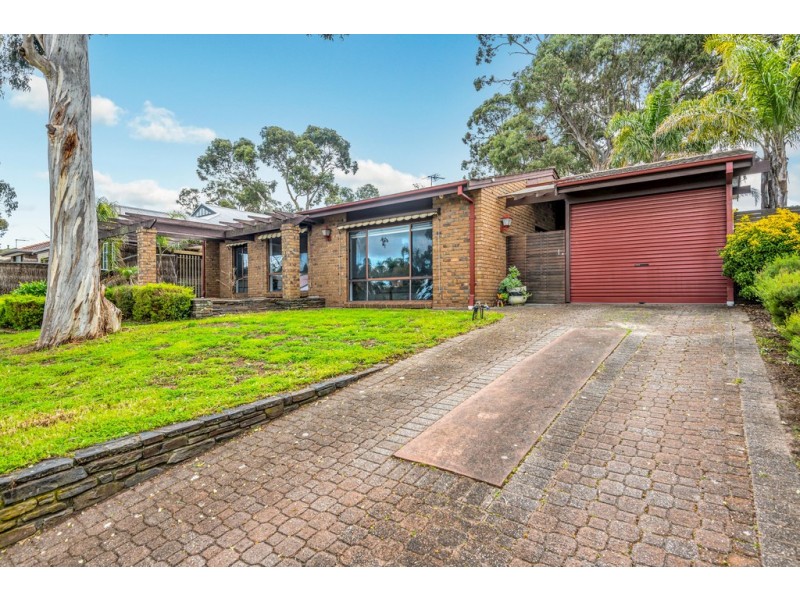 15 Sunnymeade Drive, Aberfoyle Park SA 5159