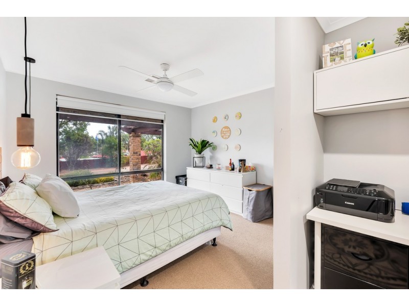 15 Sunnymeade Drive, Aberfoyle Park SA 5159