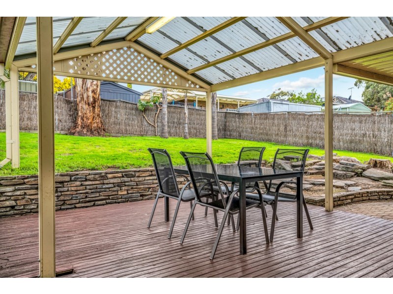 15 Sunnymeade Drive, Aberfoyle Park SA 5159