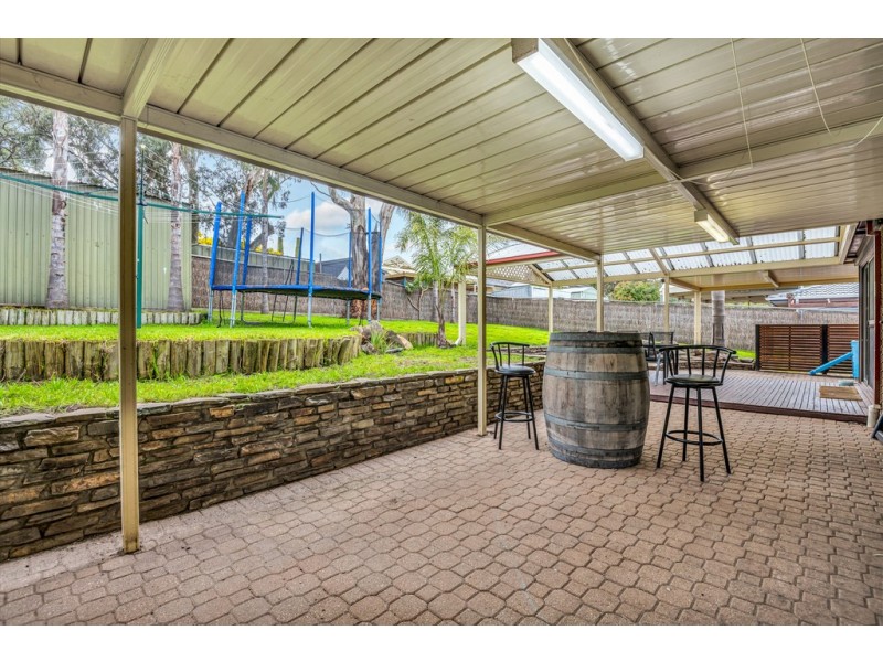 15 Sunnymeade Drive, Aberfoyle Park SA 5159