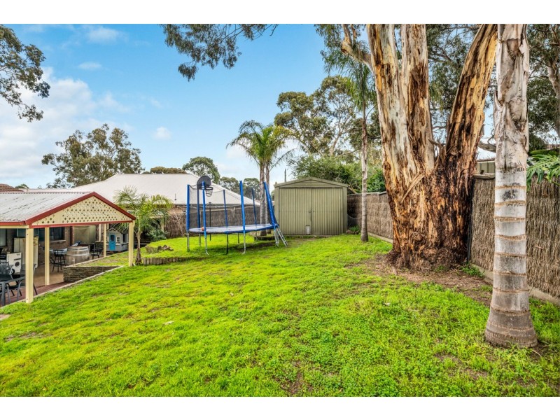15 Sunnymeade Drive, Aberfoyle Park SA 5159