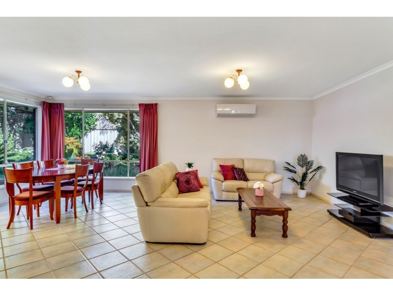 11 Partalunga Circuit, Woodcroft SA 5162