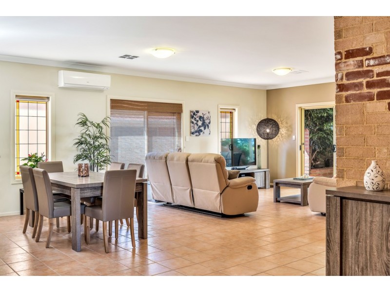 7 Carlisle Court, Hallett Cove SA 5158