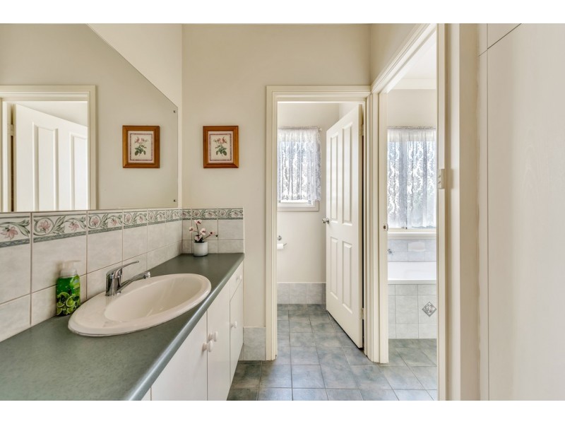 7 Carlisle Court, Hallett Cove SA 5158