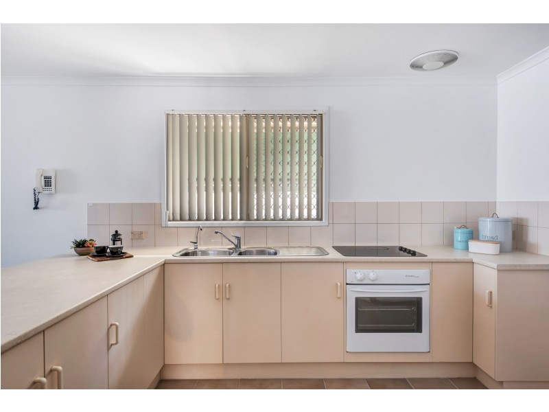 27 Jimmy Watson Drive, Woodcroft SA 5162