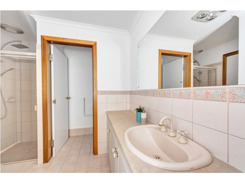 27 Jimmy Watson Drive, Woodcroft SA 5162