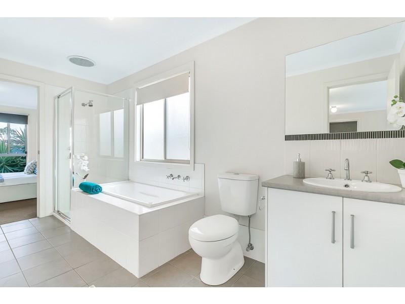 34 Sunningdale Drive, Christie Downs SA 5164