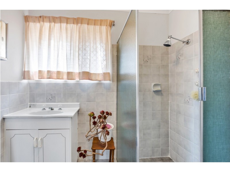 4 Lighthouse Drive, Hallett Cove SA 5158