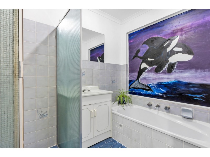 4 Lighthouse Drive, Hallett Cove SA 5158