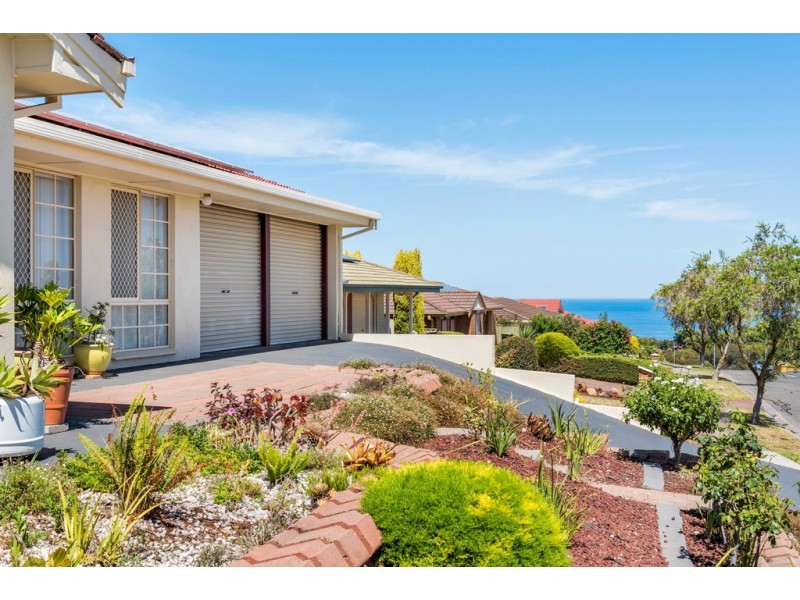4 Lighthouse Drive, Hallett Cove SA 5158