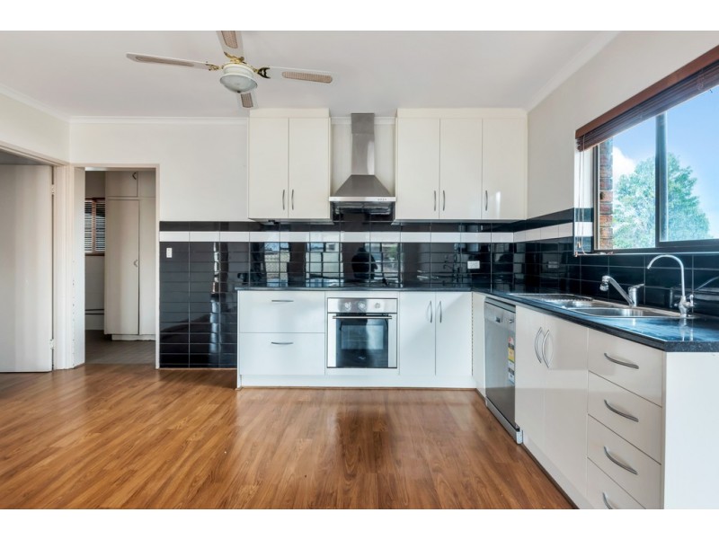 20 Scottsglade Road, Christie Downs SA 5164