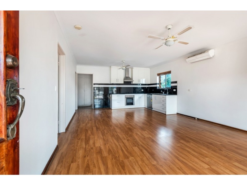 20 Scottsglade Road, Christie Downs SA 5164