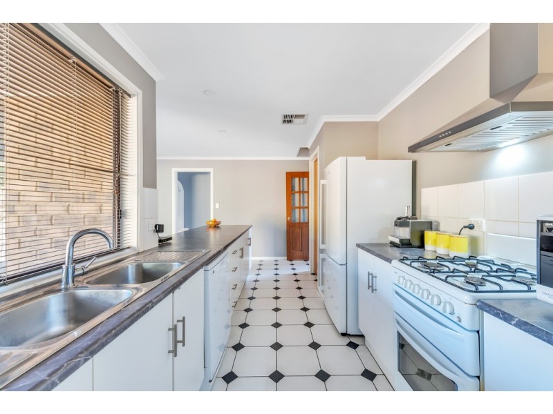 7 Anita Court, Woodcroft SA 5162