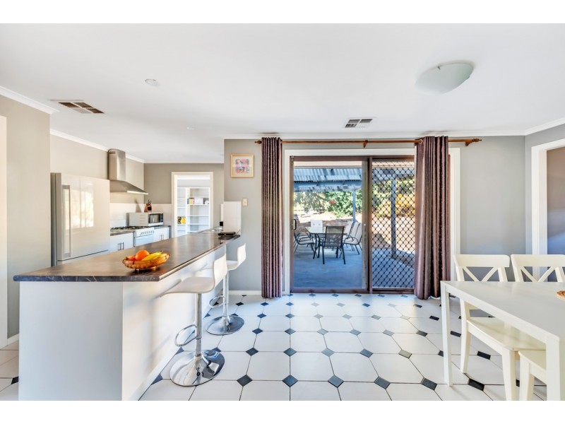 7 Anita Court, Woodcroft SA 5162