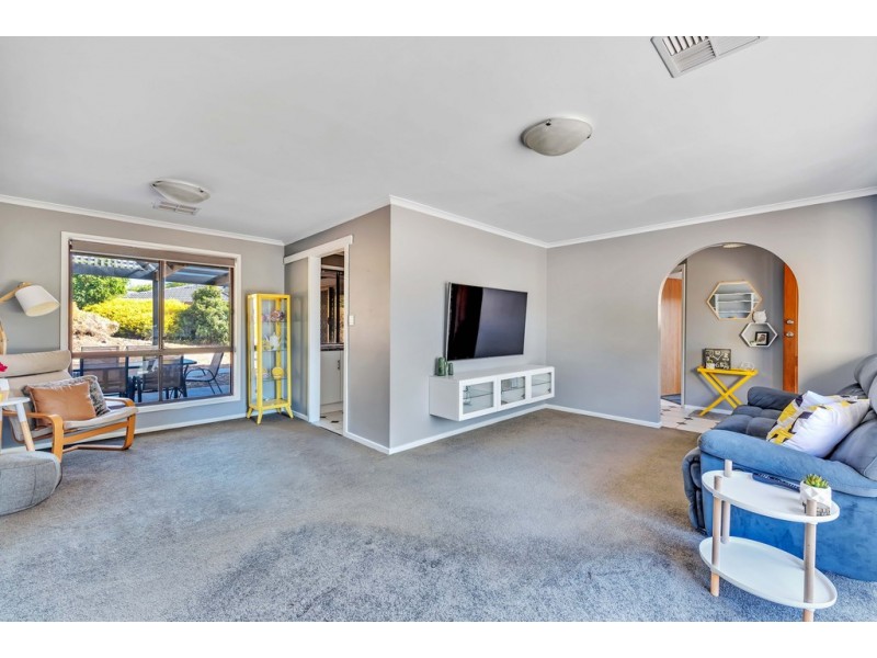 7 Anita Court, Woodcroft SA 5162