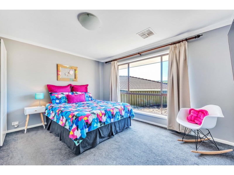 7 Anita Court, Woodcroft SA 5162