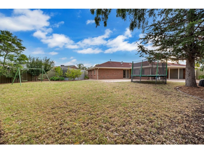 4 Evans Court, Woodcroft SA 5162