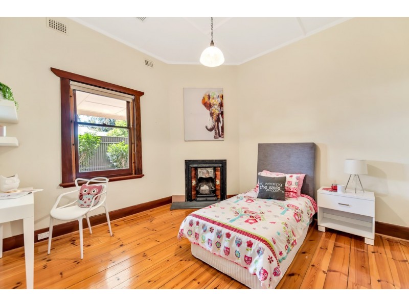 62 Avenue Road, Cumberland Park SA 5041