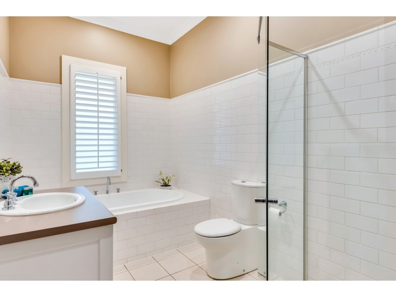 62 Avenue Road, Cumberland Park SA 5041