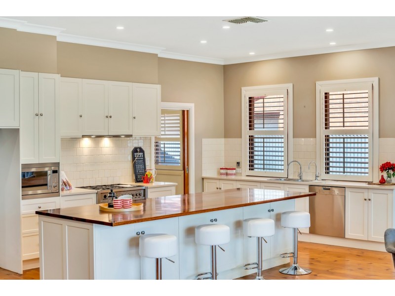 62 Avenue Road, Cumberland Park SA 5041